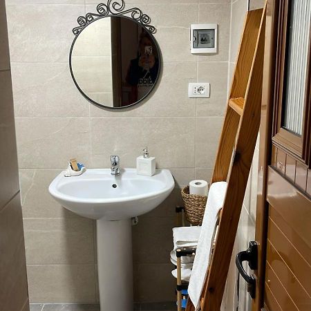 Alva Room'S Gjirokastër 외부 사진