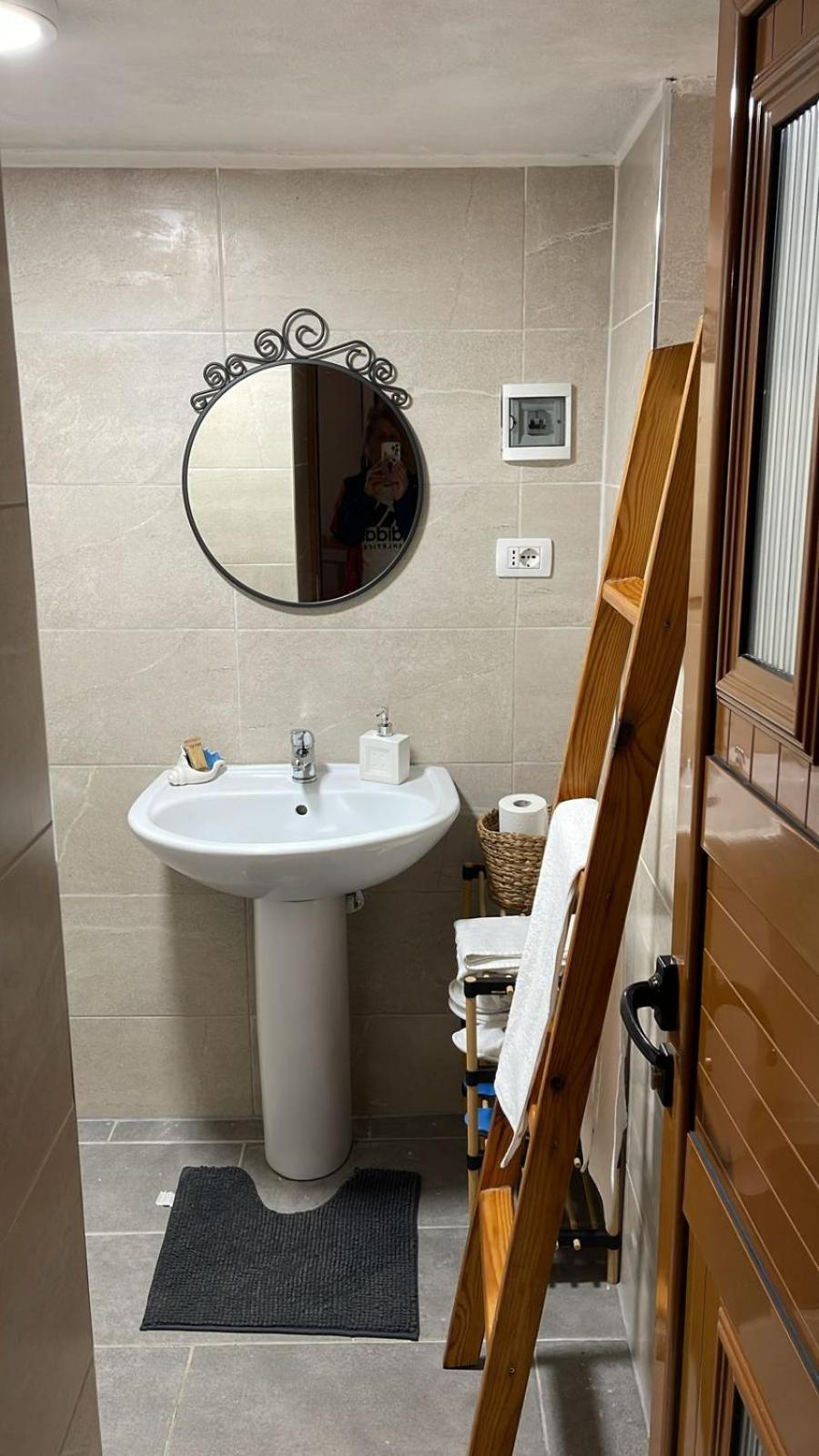 Alva Room'S Gjirokastër 외부 사진