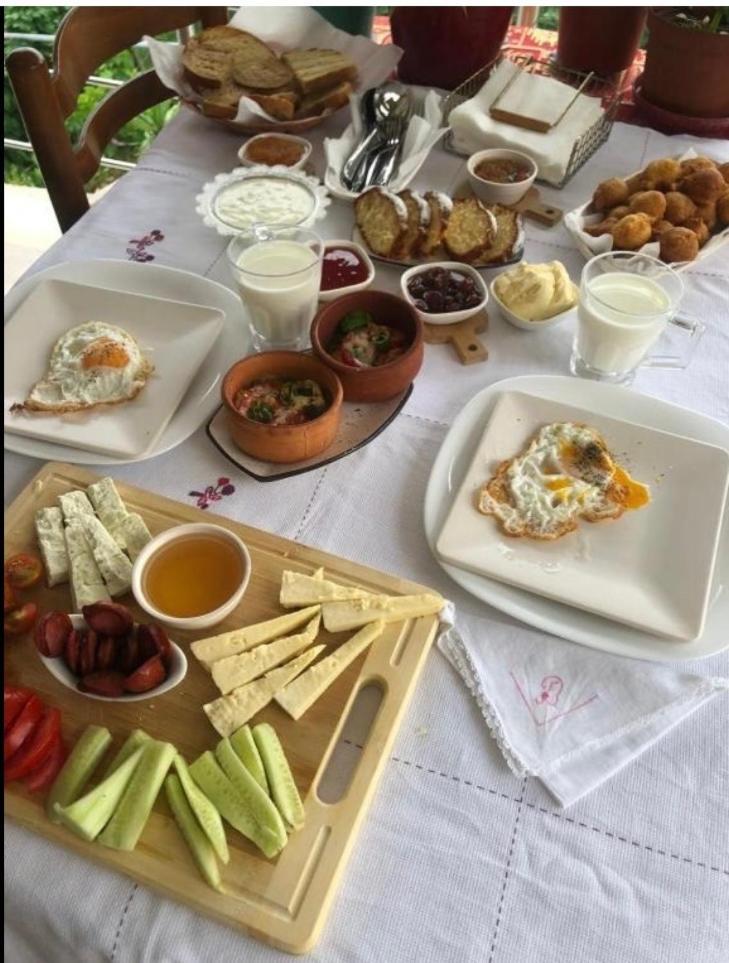Alva Room'S Gjirokastër 외부 사진
