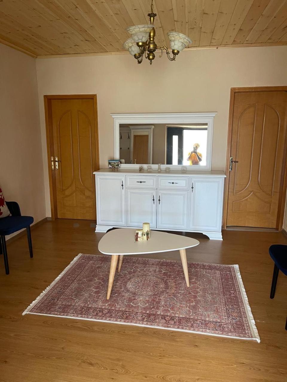 Alva Room'S Gjirokastër 외부 사진