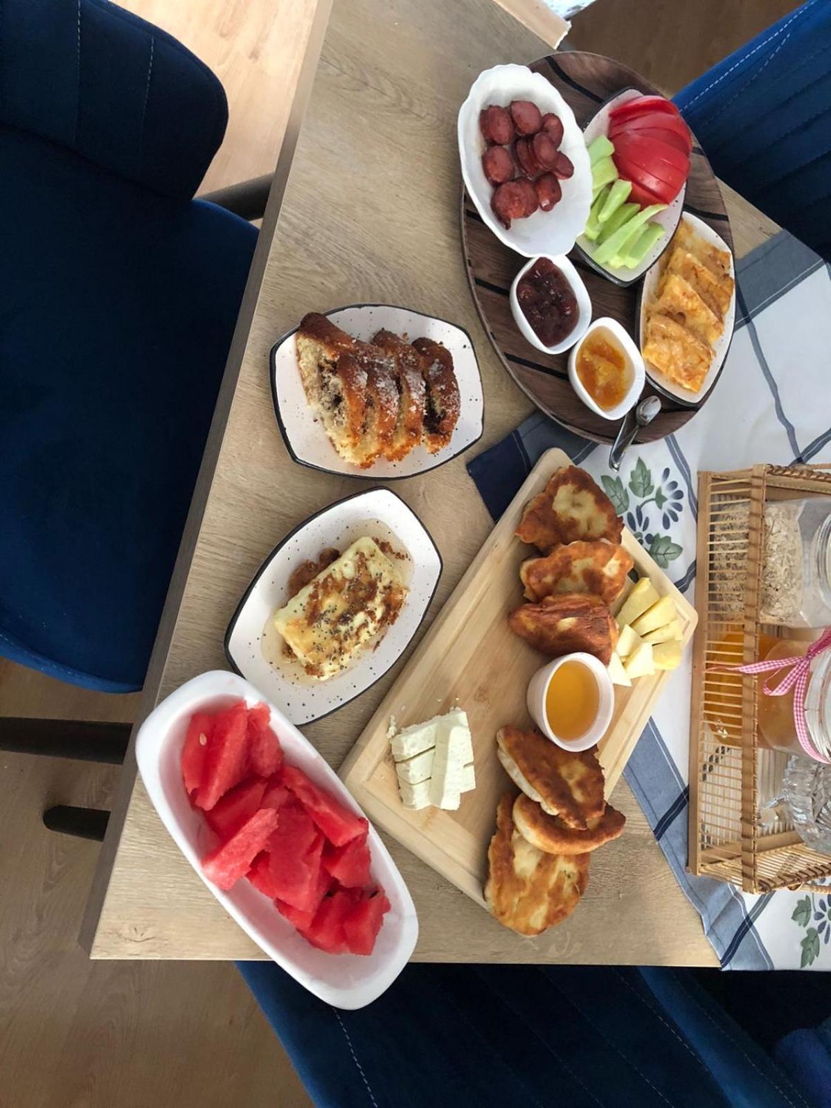 Alva Room'S Gjirokastër 외부 사진
